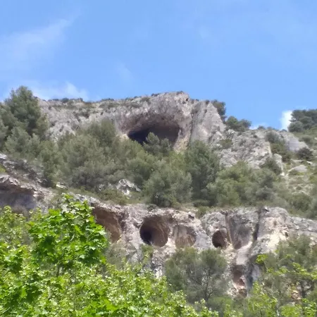 Maison Au Coeur De De Vaucluse, Nichee Sur Le Rocher Et Surplombant La Sorgue Holiday home